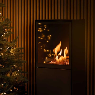 scandi_bioethanol_fireplace_in_christmas_arrangement_47502